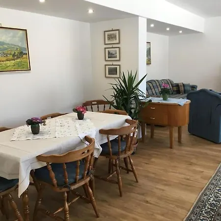 Caroline Apartment